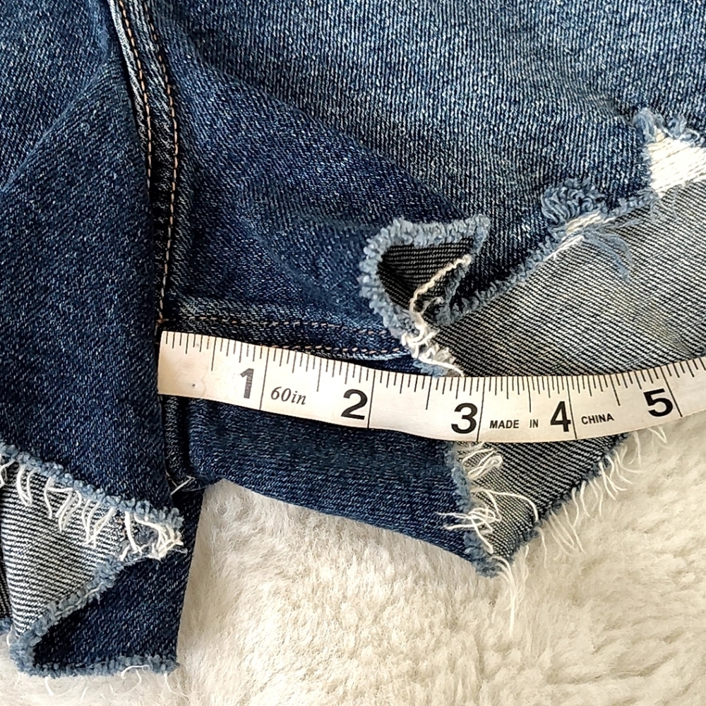 Hollister Curvy Ultra High Rise Mom Shorts - Picture 3 of 8